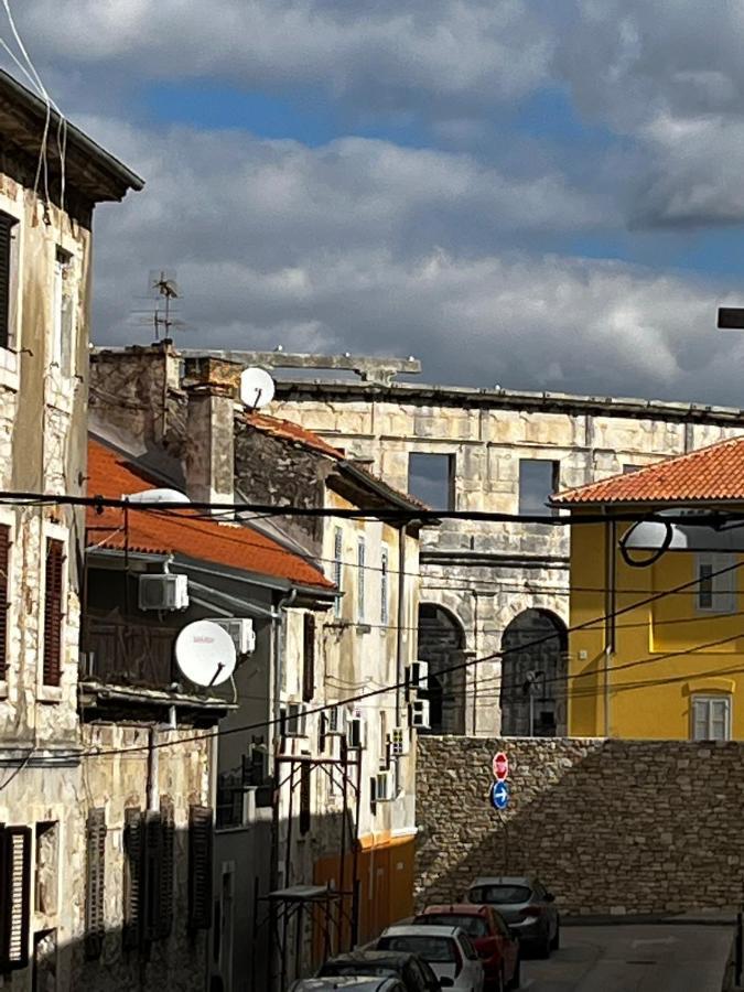 Appartamento Domus Nostrae-Pola Esterno foto
